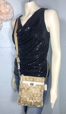 #ad Coach Hampton Op Art North South Crossbody Khaki Beige 41258 W Card Holder