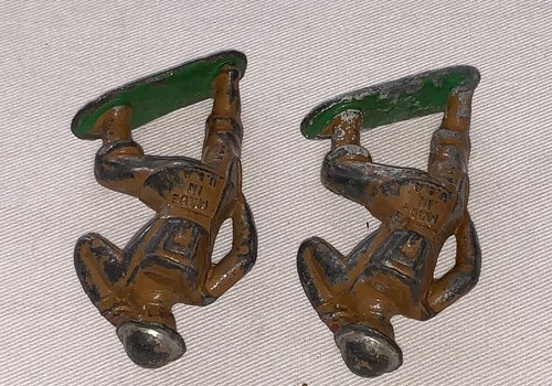 LOTE DE 2 SOLDADOS DE PLOMO BARCLAY INCLINADOS CON TELÉFONO DE CAMPO 782 ANTENA FALTANTE - Imagen 4 de 6