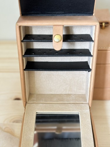 EuroClassics Tan Eurobond Leather Travel Jewelry Case - Picture 6 of 10