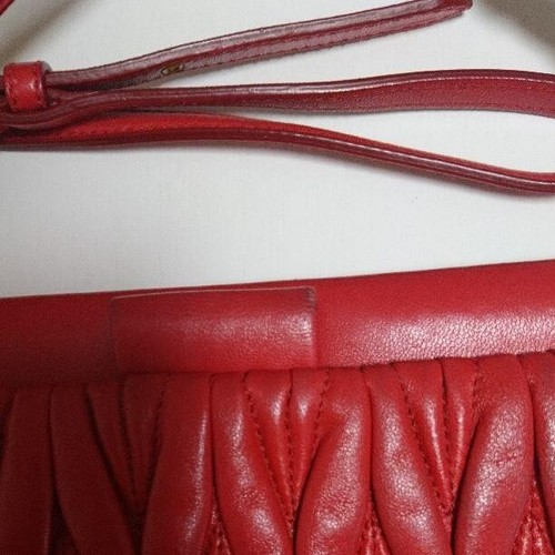 Borsa a tracolla Miu Miu Matelasse raccolta pochette pelle rossa usata dal Giappone FS - Foto 9 di 11