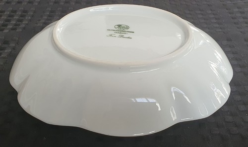 HUTSCHENREUTHER GERMANY DRESDEN OVAL SCALLOPED WHITE 7.5 x 6” BOWL - Picture 4 of 9