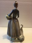 LLADRO VINTAGE FIGURINE - GIRL WITH BASKET FEEDING DUCKS # 1306 — photo 2
