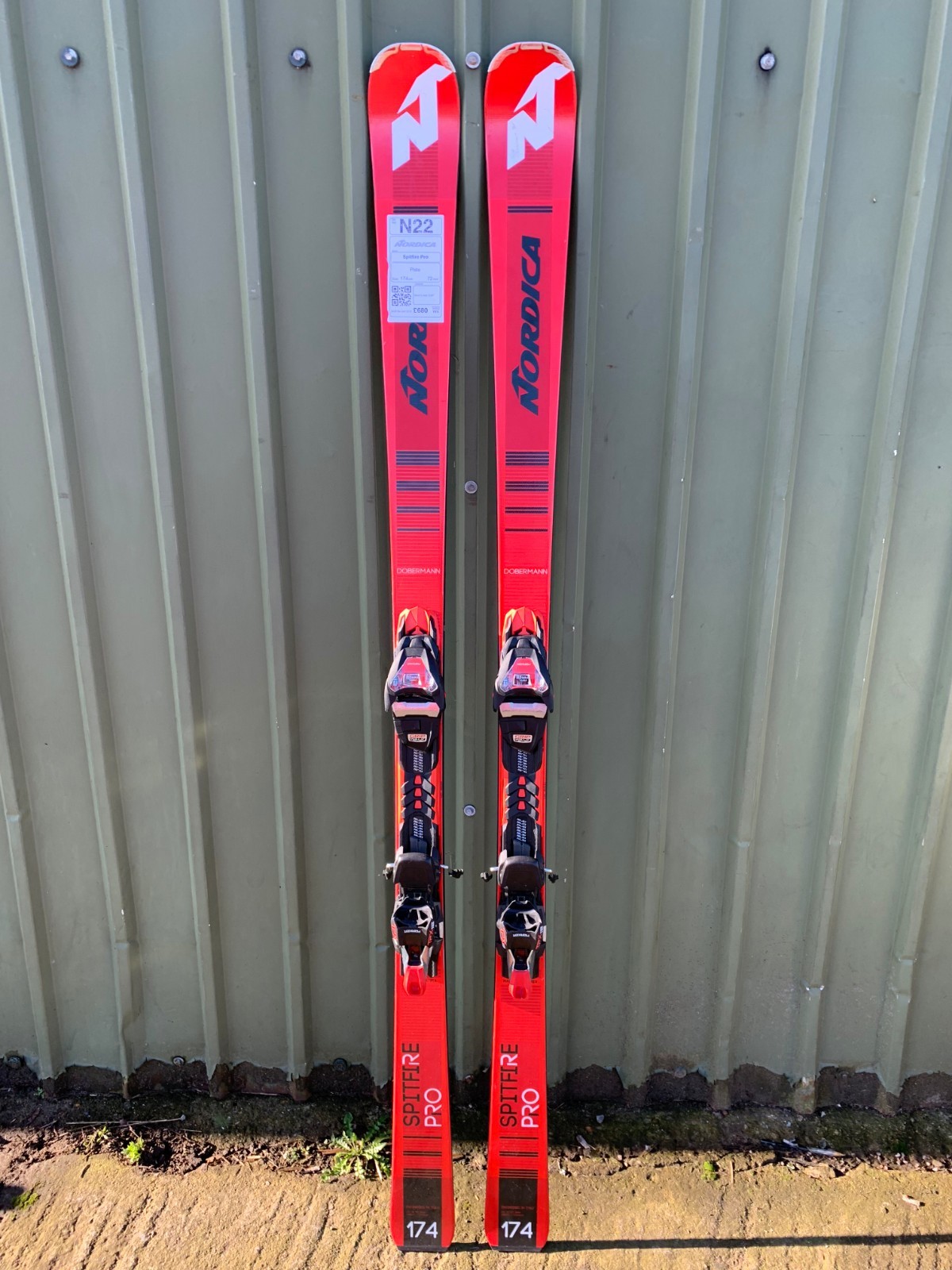 Nordica Dobermann Spitfire Pro Ski's 174cm + Marker Griffon TPX 12 Bindings Nordica Dobermann Spitfire Pro Ski's 174cm + Marker Griffon TPX 12 Bindings