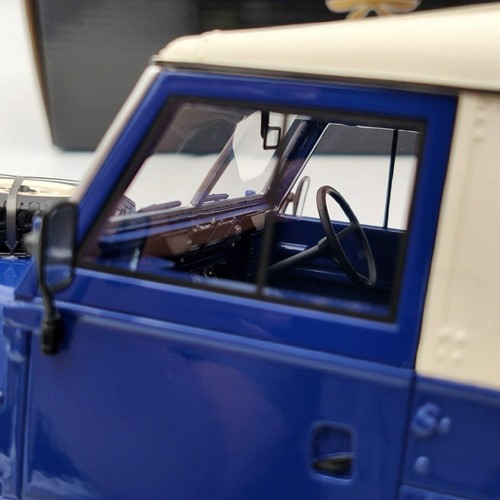 BOS 1/18 Lan~over Light weight Series III 1973 blue & white BOS382 Resin Model - Picture 7 of 9