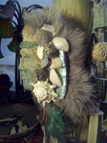 ARTIST SCULPTED NATIVE AMERICAN INSPIRED CLAY EMBELLISHED WALL ROOM WALL HANGING - Picture 2 of 12