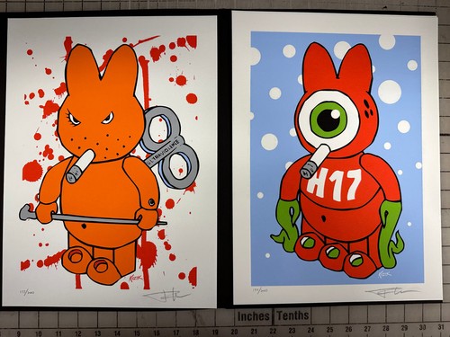 Kozik 2005 Firmado 4 Conejo Humokin Arte Impresión Cartera Conjunto de Pósters Anarchy Dunny - Imagen 2 de 6
