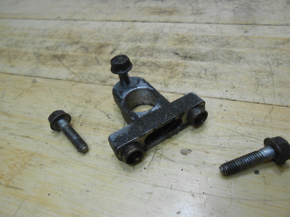 Volvo 240 740 760 780 940 Crank Position Sensor Bracket 3507410 and 3