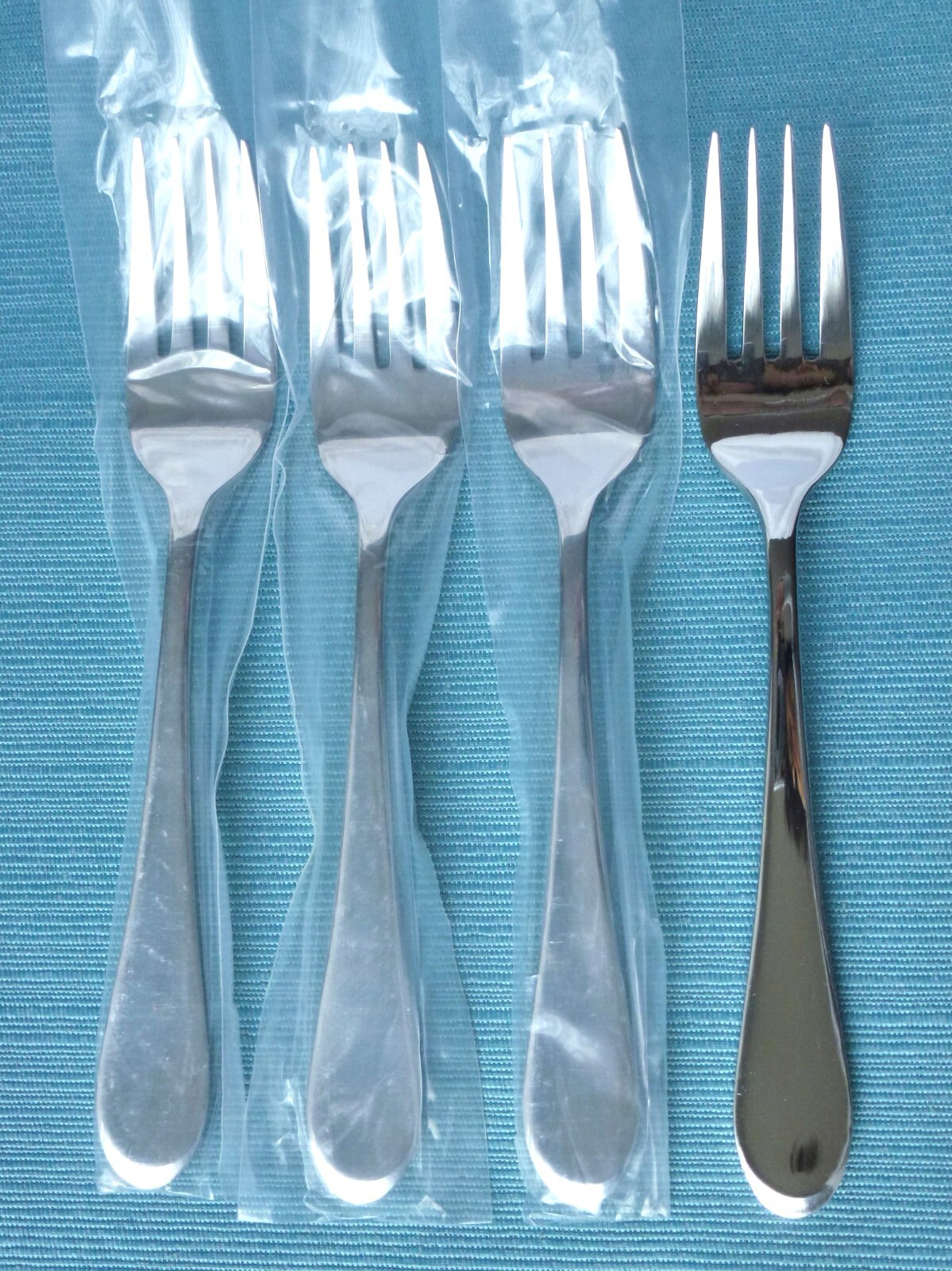 New Oneida ICARUS Glossy Set of 4 Salad Forks Stainless Flatware (6 7/8