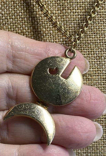 Vintage Signed, Napier, Gold Tone Moveable Articulated Fish Pendant Necklace - Picture 3 of 12