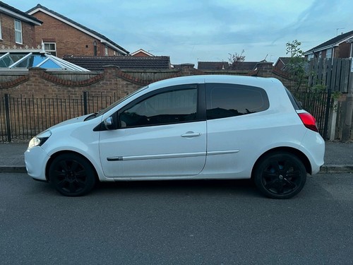 2012 Reanult Clio TomTom Edition - Picture 4 of 14