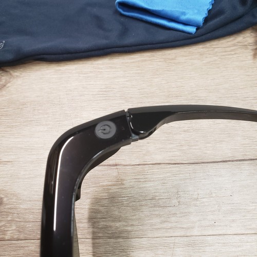 Samsung SSG-P2100X/ZA 3D VR Active Glasses With Pouch - Picture 3 of 6