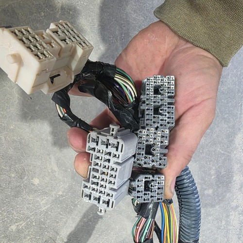 1996 Toyota Tacoma Engine Wiring Harness 82121-35811/ 35821 5VZ, A/T, 4WD - Picture 4 of 9