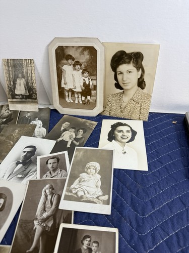 Konvolut alte antike Schwarzweiß Fotos Portraits Familie Kinder dunkle Haare - Bild 6 von 11