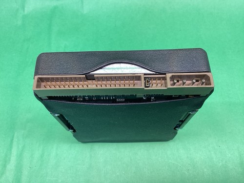 Vintage Seagate ST320410A 20GB 3.5" IDE Internal Hard Drive UNTESTED - Picture 2 of 4