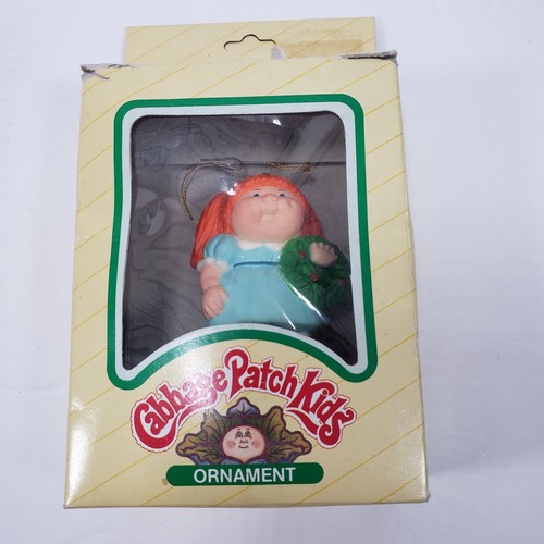 Kohl Aufnäher Kinder Weihnachtsschmuck mit Kranz 1983 Deko Artikel 9103 - Bild 1 von 5