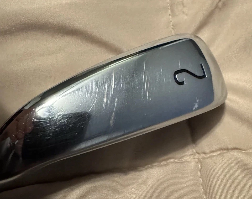 Titleist U505 Utility 2 Iron 18* HZRDUS Smoke Black Stiff 6.0 80g Very Good - Image 2 of 4