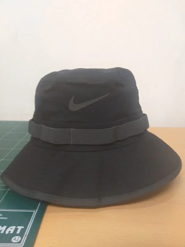 Nike vende sombreros de cubo de golf negros dri-fit APEC para hombre - Imagen 2 de 7