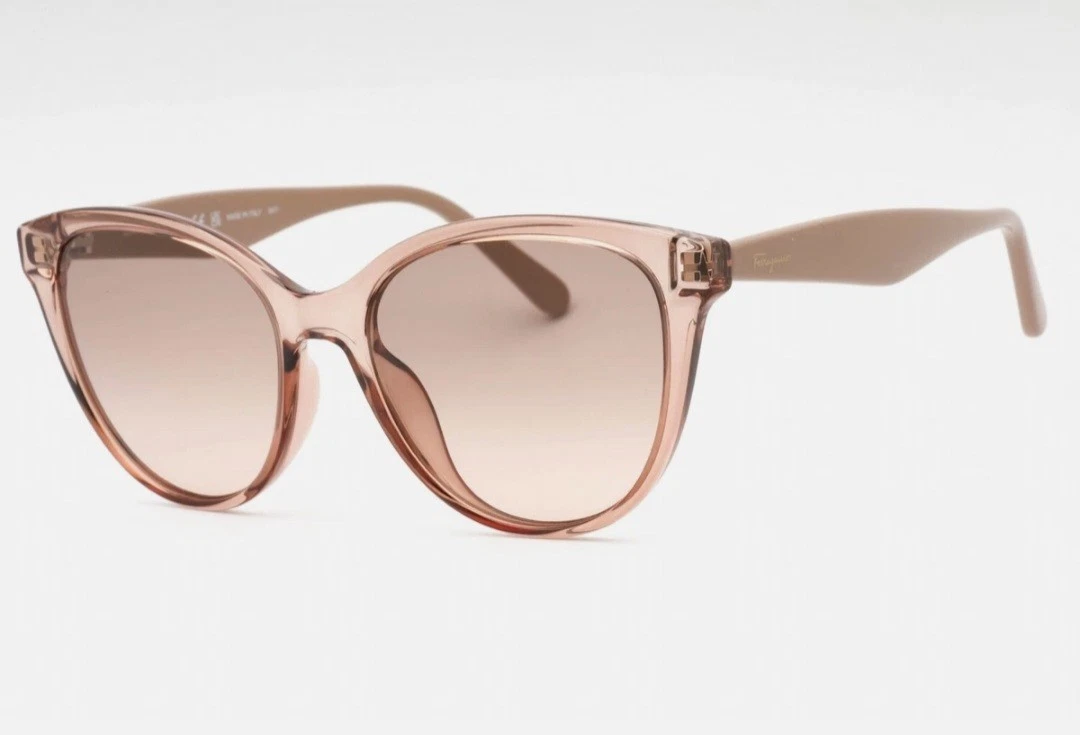 Salvatore Ferragamo Women display picture 1