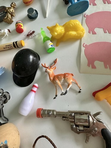 90 TRINKETS LOT Letter Press Tray Miniatures Collection JUNK DRAWER FUN VTG TOYS - Picture 9 of 14