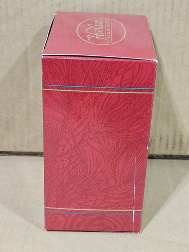 Carlton Cards Heirloom Collection Ornament 2001 Parents-to-Be - Picture 4 of 6