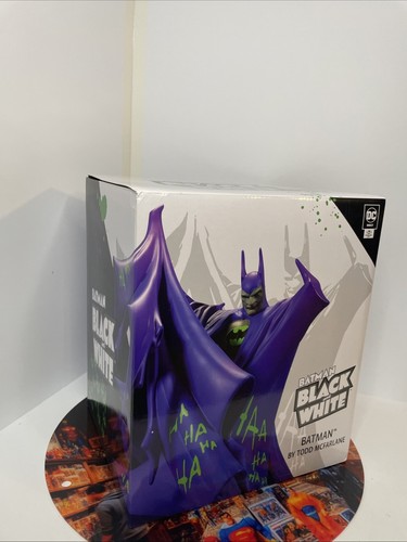 Batman Jokerized by Todd McFarlane (DC Direct) Resin Statue Only 500 Made - Picture 3 of 20