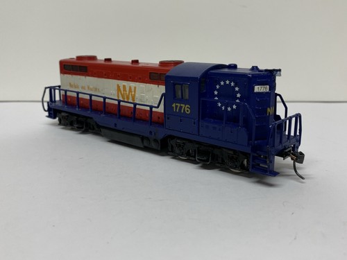 AHM HO Scale #1776 Norfolk and Western locomotive (Tested And Runs) - Picture 7 of 10