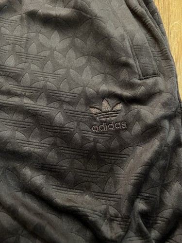 Adidas Originales Para Mujer PANTALONES MONOGRAMA TRÉBOL TERCIOPELO HL9122 PRECIO DE VENTA SUGERIDO POR EL FABRICANTE $70 XL - Imagen 3 de 7