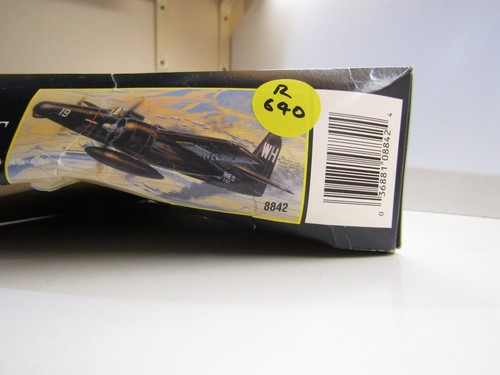 AMT ERTL 1:48 Scale Grumman F7F-3N Tigercat model kit # 8842 - Picture 8 of 9