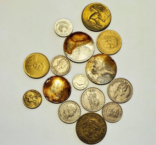 Mixed Lot Of 15 Foreign Coins Italy, Chile, Venezuela, Peru, Columbia, Brazil - Picture 1 of 4