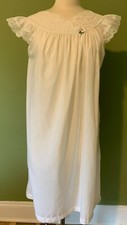 Vintage HEIRESS Ivory Ruffle Sleeve Lightweight Lace Accent Nightgown SZ S