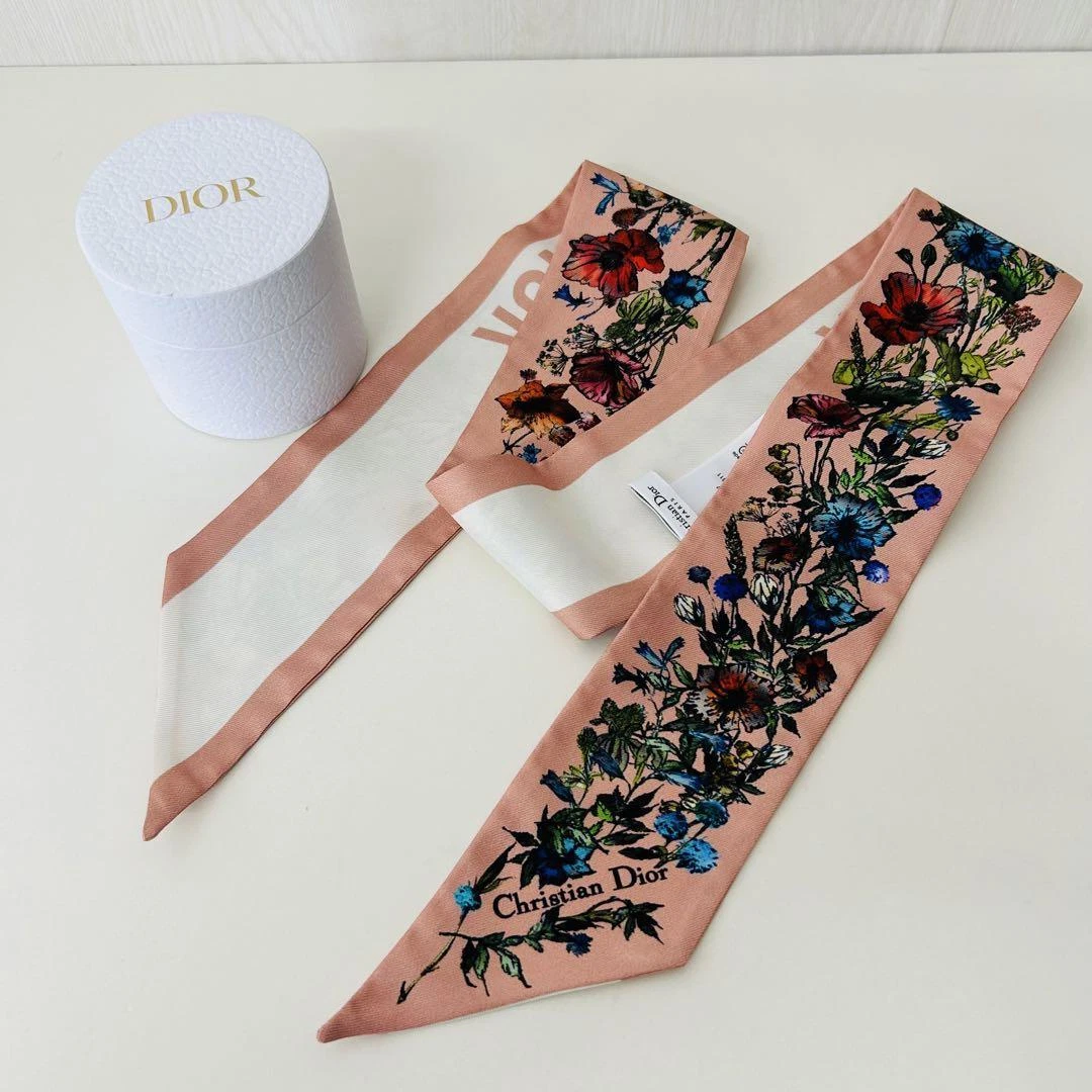 Foulard Dior Mitzah 105cm 41′′ 6cm 2′′ long rectangle soie fleur rose
