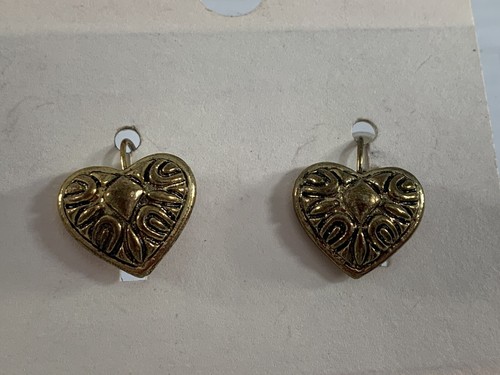 Pendientes de lavandería franceses corazones tono dorado ganchos nuevos en tarjeta San Valentín amor - Imagen 5 de 5