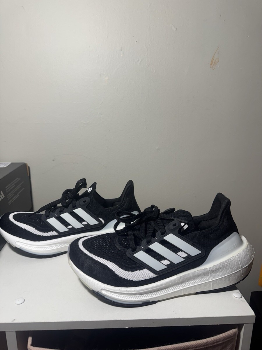 Adidas UltraBoost Light  display picture 3