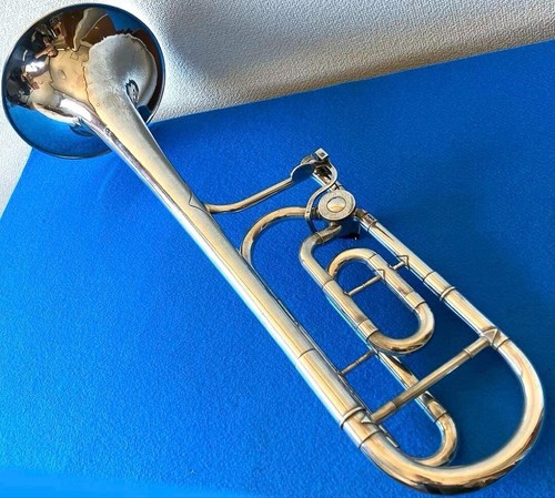 Trombón tenor King 4B con estuche - Imagen 4 de 19