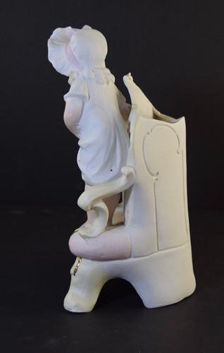 ANTIQUE HEUBACH GERMAN BISQUE "GIRL FRIGHTENED BY FROG ON SOFA" FIGURINE VASE - Picture 7 of 9