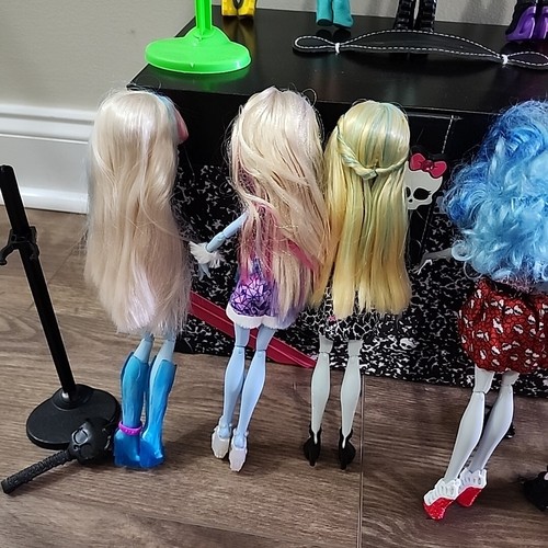 Lotto Monster High imperdibili 10 bambole con tutto quello in foto spedizione "leggi bene" - Foto 19 di 23