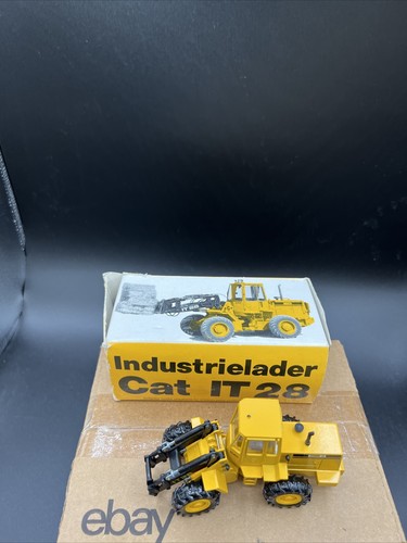 Conrad - Caterpillar CAT Loader IT28 - No Attachments CLEAN CONDITION 1:50 - Picture 2 of 15