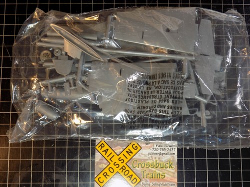 Revell 4352 1:79 USAF F-89 Scorpion Jet sealed parts kit (M51217) - Picture 4 of 10