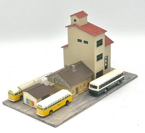 Pola N Scale Custom Built  Coach Terminal Fully Assembled Lighted - Picture 3 of 5