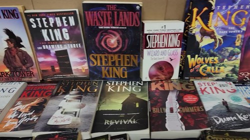 Lot of 10 Stephen King Paperback Horror Bachman Straub Dark Tower SET RANDOM*MIX - Video 1 of 1