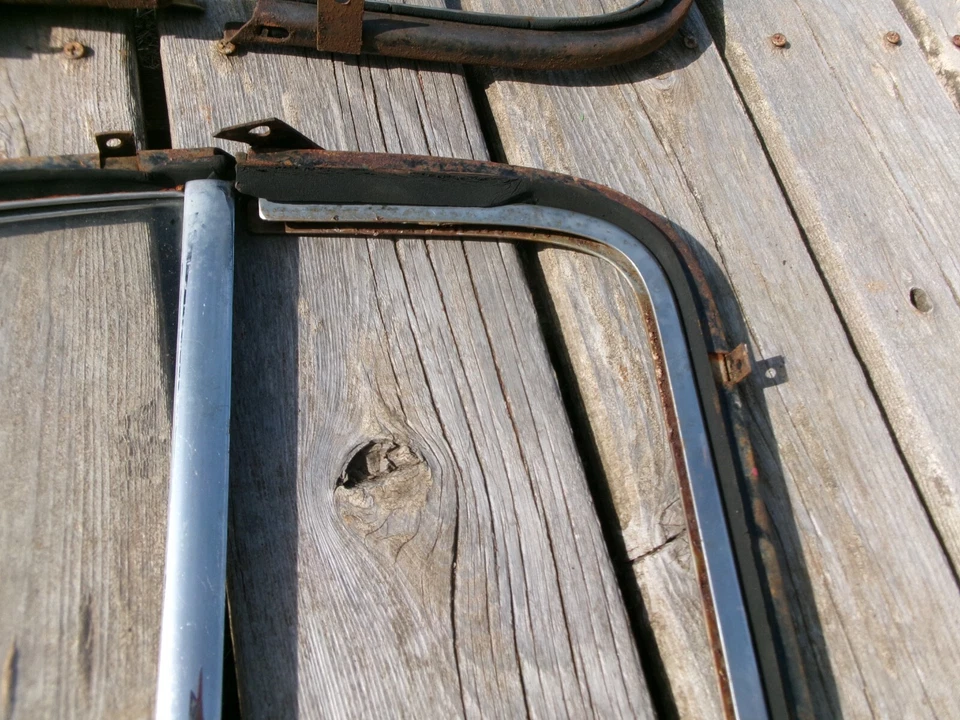 1933 CHEVROLET MASTER EAGLE 4 PORTAS SEDÃ TRASEIRO 1/4 JANELA VENTILAÇÃO QUADROS PAR - Imagem 4 de 4