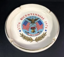 VINTAGE 1776 - 1976 BICENTENNIAL ASHTRAY EXCELLENT CONDITION WITH LOGO