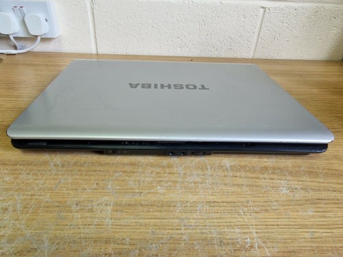 Toshiba Satellite L300-148 Laptop - FAULTY - SPARES OR REPAIR - No Power - Picture 5 of 10
