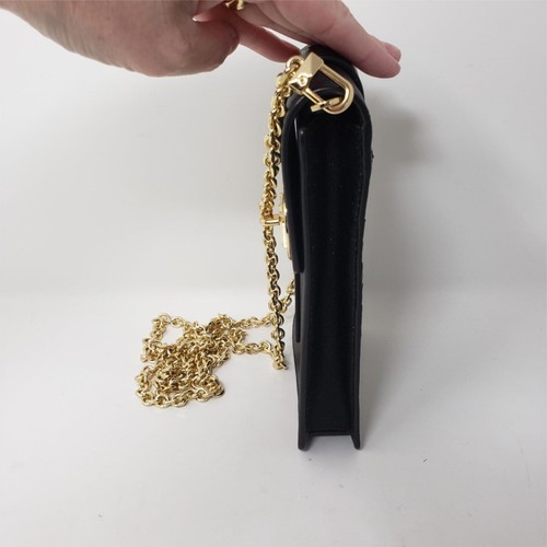 Cartera Bandolera Michael Kors Saffiano Smartphone Negra Cadena Dorada Usada en Excelente Condición - Imagen 2 de 11