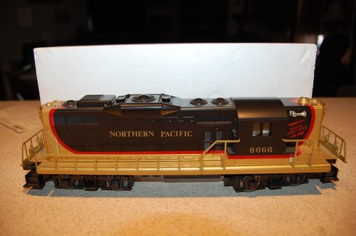 Locomotora diésel Lionel 6-8666 Northern Pacific GP-9 con caja 8668 - Imagen 17 de 17