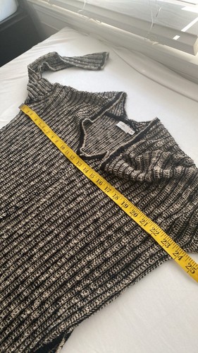 Lush sweater long sleeves wide V-neckline loosely knitted side slits Size small - Picture 5 of 9