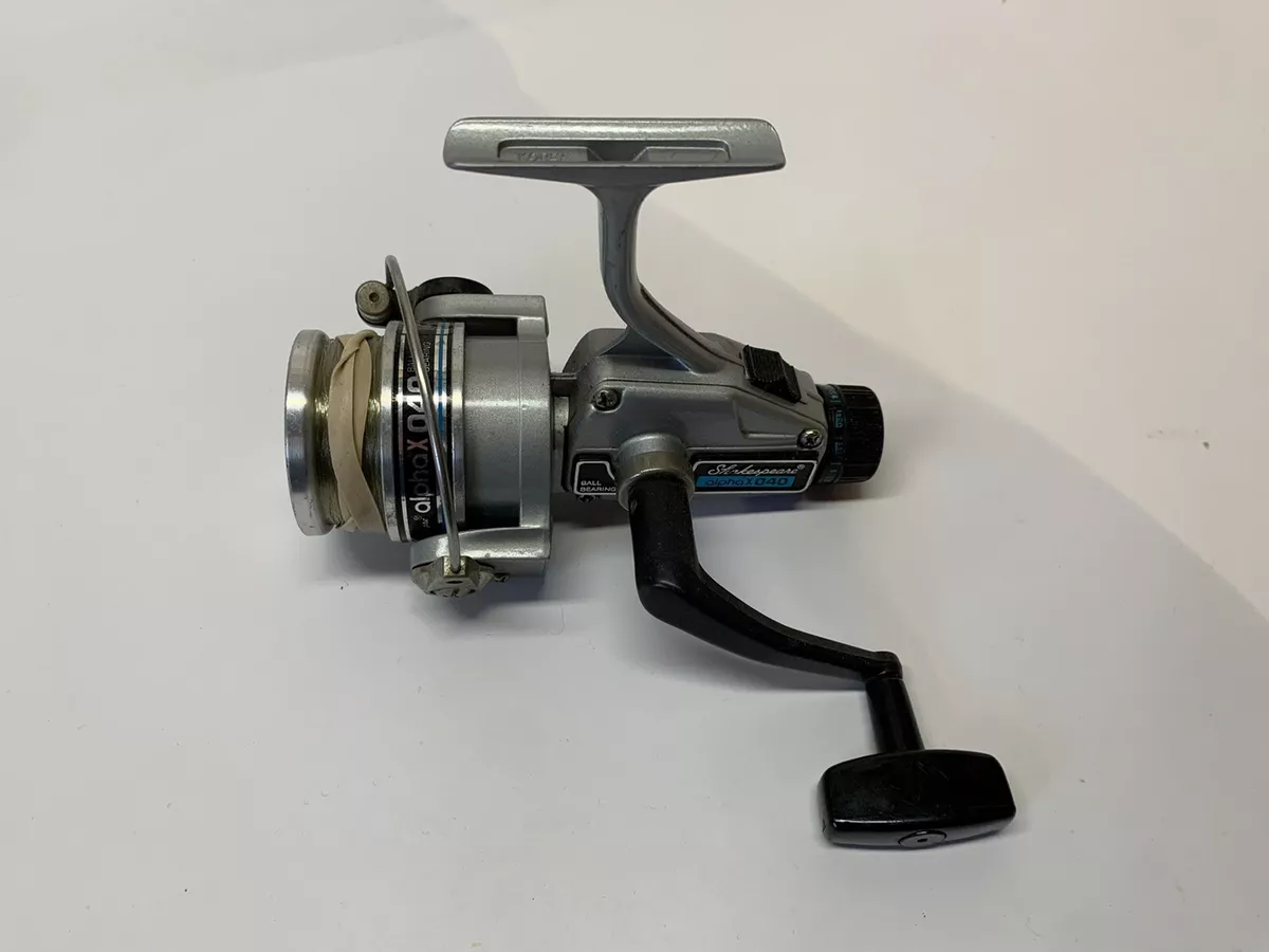 Vintage Shakespeare Alpha 040 Spinning Reel. Used. Works Great. Great Condition.