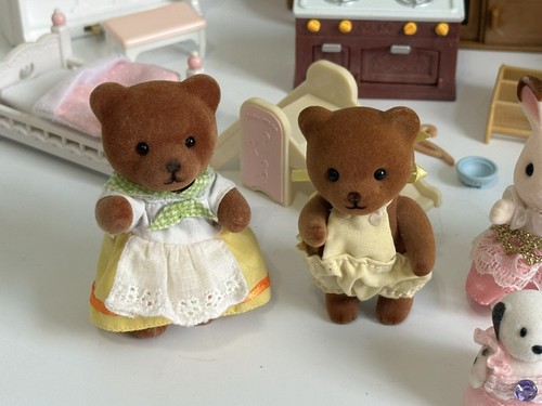 Calico Critters Figures & Furniture - Picture 4 of 9