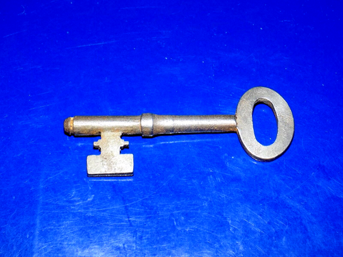 Hefty Vintage or Antique Skeleton Key