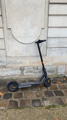 trotinette électrique adulte noir Xiaomi 20km/h bonne état - Photo 1/4